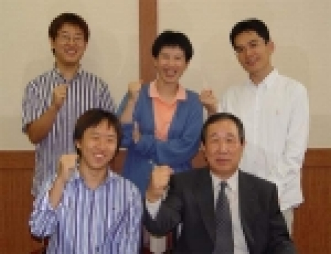 9월 5일 보해장성공장을 방문한 ‘2005 한국바둑리그’ 보해 선수단. 왼쪽상단부터 진동규 2단, 루이나웨이 9단, 안조영 9단, 최철한 9단, 보해 이성진 전무.