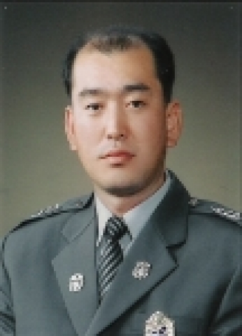 제주 서부소방서 소방장 양윤석(37세)씨가 제33회 소방안전봉사상 대상 수상자로 선정돼 1계급 특진의 영예를 안았다.