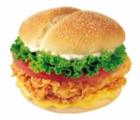 치킨 전문 외식브랜드 KFC(www.kfckorea.com)는 올 가을 KFC의 대표메뉴인 징거버거에 에멘탈, 고다, 체다 등 3가지 유럽 전통 치즈의 풍미를 더한 치즈징거버거를 새롭게 출시한다.