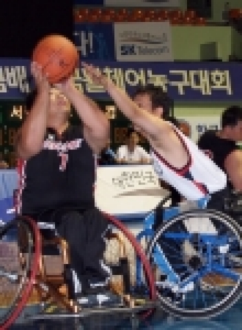 9일 오전에 있었던 서울비전 VS 리컴프리윙즈 선수들의 휠체어 농구대회 경기장면