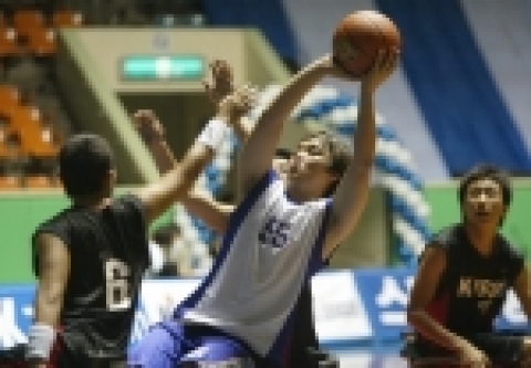 9일 오전에 있었던 한신대 VS 한체대 선수들의 휠체어 농구대회 경기장면