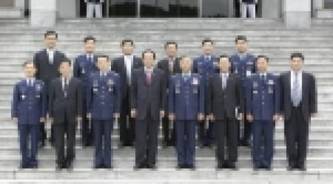 김주훈 조선대학교 총장은 9월 9일 오전 11시 30분 공군사관학교 회의실에서 김명립 공군사관학교 교장과 교육 및 연구 분야 교류 촉진과 학문 발전 도모를 위한 학술교류 협정을 체결했다.