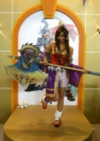 지난 주말에 열린 수원올림피아드 2005에서 인피니티 코스튬 복장을 한 모델들이 참가해 관람객들로부터 큰 호응을 얻었다.