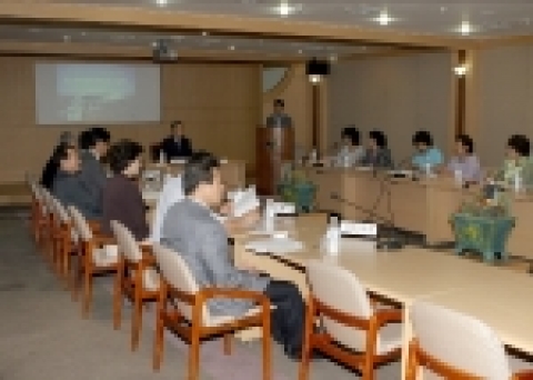 일산동구청은 지난13일 각 동을 대표하는 부녀회장을 대상으로 2006년도에 개최되는 제52회 도 체전의 성공적 추진을 위한 간담회를 가졌다.