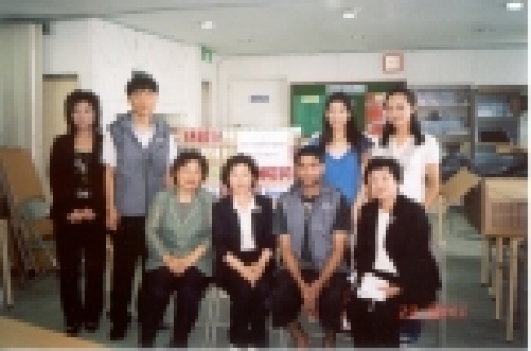 창원시여성단체협의회(회장 이남순)는 지난달부터 상남재래시장에서 ‘안쓰는 물건 기증 판매장”을 운영해 얻은 수익금으로 성품을 구입, 14일 경남외국인 노동자사무소에 전달한 후 북면 소망원을 방문했다.