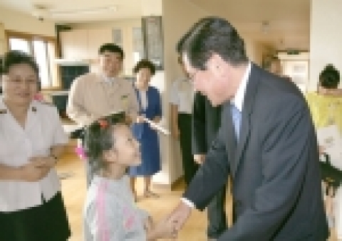조해녕 대구시장은 9. 15일 남구 대명동 소재 아동양육시설인 구세군 대구혜천원을 방문하여 아동들을 격려하였다.