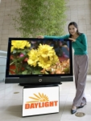 업계최초로 밝은 곳에서도 빛의 반사없이 선명한 화질을 구현 하는 삼성전자 '데이라이트' PDP TV