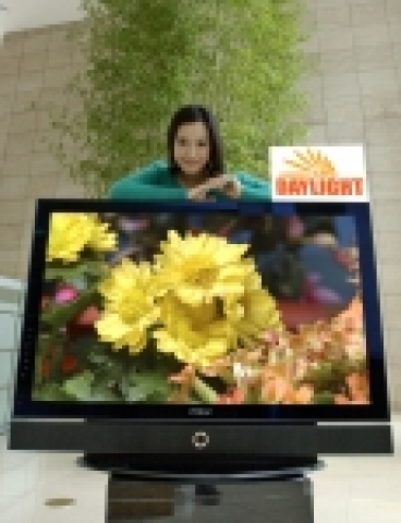 업계최초로 밝은 곳에서도 빛의 반사없이 선명한 화질을 구현 하는 삼성전자 '데이라이트' PDP TV