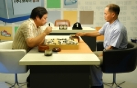 지난 9월 21일 서울 홍익동 한국기원 바둑TV 스튜디오에서 있었던 <제5기 잭필드배 프로시니어기전> 결승 최종국