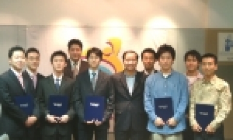 야후!코리아가 주최한 '한국의 제리양을 찾습니다' 서비스 아이디어 공모전 시상식이 지난 21일 진행되었다.1등은 상금 2000만원, 굿 아이디어 상 수상자 총 10명에게는 야후 본사 방문과 미국 여행권이 수여되었다.