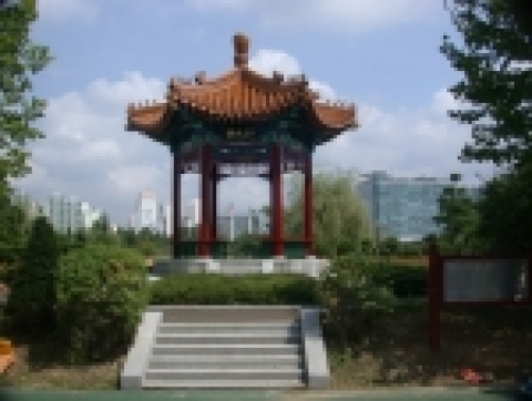 호수공원내 중국정자인 학괴정