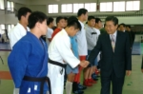 이의근 경북도지사 전국체전 선수단 훈련장 방문 격려 사진