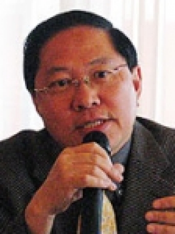 싱가포르 국립예술원(The National Arts Council)의 C.E.O 리 수안 히양(Lee Suan Hiang)