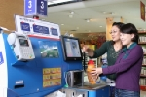 한국까르푸(대표이사: 필립 브로야니고, www.carrefourkr.co.kr)는 29일 경기도 안양시 까르푸 안양점에 고객이 스스로 계산하는 셀프 계산대를 설치했다.