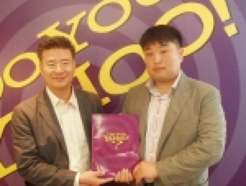 야후!코리는 엔빌 소프트(대표 박세영)가 개발한 온라인 캐주얼 레이싱 게임 “엑스 레이싱(x-racing)”과 28일 계약을 맺고 야후!게임을 통해 서비스한다.