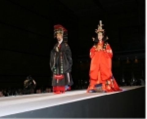 화려한 궁중복식을 한자리에 선보이는『궁중의상 가을 나들이』
