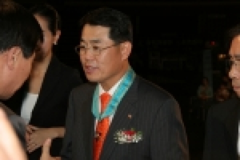 구자용 ㈜E1 대표이사 사장은 “제1회 LPG의 날” 기념식에서  최고 영예인 동탑산업훈장을 받았다.