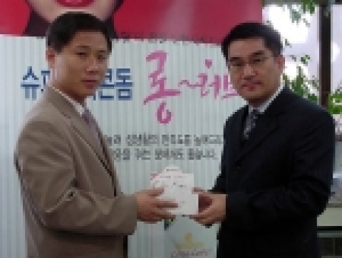 오른쪽 모두투어 양병선이사 , 왼쪽 유니더스 김성배 차장