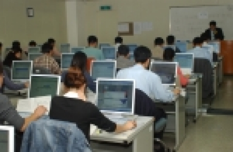 행정자치부 전자정부아카데미는 공무원의 정보화능력 향상을 위해 정부정보화교육센터에서 10월 7일(금) ‘제12회 공무원 정보화능력 경진대회’를 개최했다.