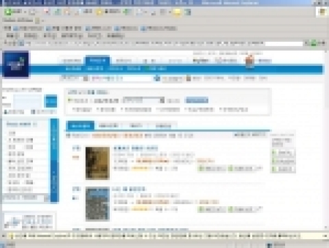 청계천 프로젝트 1,000일 동안의 추진 스토리를 에세이로 풀어 쓴 &#039;청계천은 미래로 흐른다&#039;(이명박 지음/랜덤하우스중앙)는 발간 10여일 만에 교보문고, 예스24, 인터파크 등 주요 서점에서 정치인 부문 주간 베스트셀러 1위(10월 11일 현재)로 뛰어 올랐다.