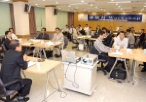 한국지역난방공사는 지난 10월 7일 강남 교육훈련원에서 경영진 32명이 참석한 가운데 『경영진 Work-out』을 개최하였다.