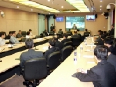 기상청의 '제 2회 지역특화산업기상서비스 경진대회'가 13일 오후 기상청 국제회의실에서 구본제 기상청 차장(단상)을 비롯 임직원들이 참석한 가운데 열리고 있다.