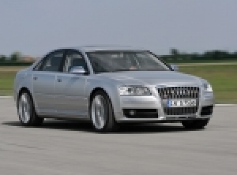 아우디 S8