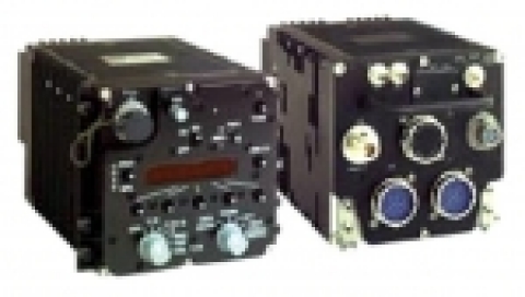 넥스원퓨처가 공급하는 ‘ARC-232 UHF/VHF’ 통신장비