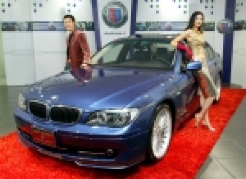 BMW 알피나(ALPINA)의 한국 공식 수입 판매사인 저먼 오토모빌즈(German Automobiles)는 오는 10월 17일, 논현동에 BMW 알피나(ALPINA) 전시장을 오픈하며 고성능 스포츠 세단 BMW 알피나(ALPINA) B7과 B7L을 출시한다.