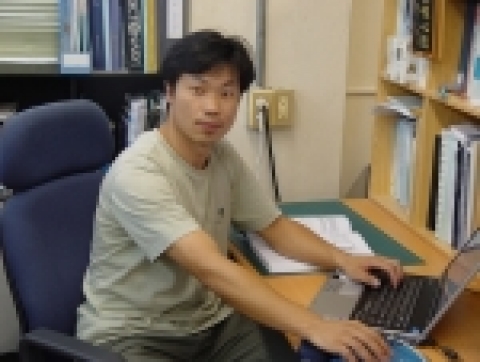 KAIST 전자전산학과(지도교수: 이희철) 박사과정에 재학중인 이민영(李民永, 32)씨가 최근 개최된『II-VI족 화합물 반도체 분야 국제학술대회』에서 최우수 학생논문상을 수상했다