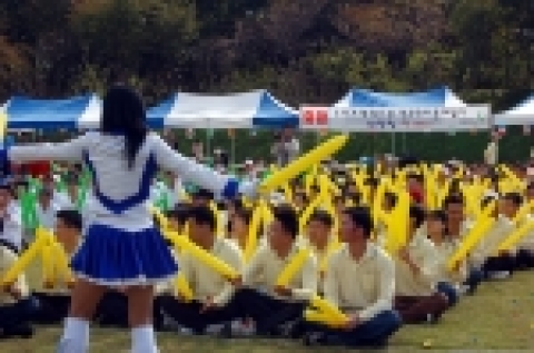 그린화재는 ‘2005 그린화재 한마음 대축제’를 15일 경기도 이천 소재 그린화재 연수원에서 임직원 600여명이 참석한 가운데 개최하였다.