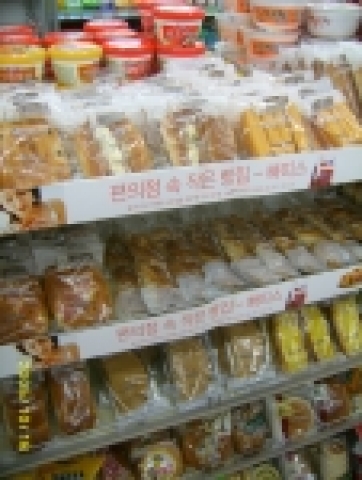 훼미리마트, GS25, 바이더웨이 3개사는 19일부터 편의점 전용빵인 ‘빠띠스’를 출시한다.