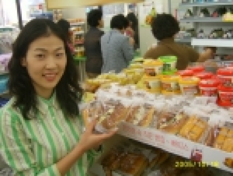 훼미리마트, GS25, 바이더웨이 3개사는 19일부터 편의점 전용빵인 ‘빠띠스’를 출시한다.