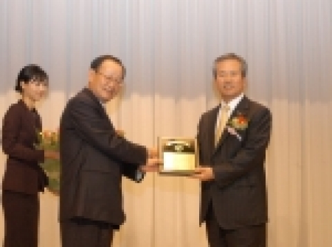 신상훈 신한은행장 수상 모습