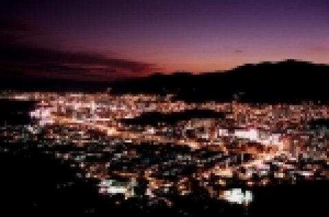금상.'마산야경3'을 출품한 김경곤(53. 진해시)씨의 사진물