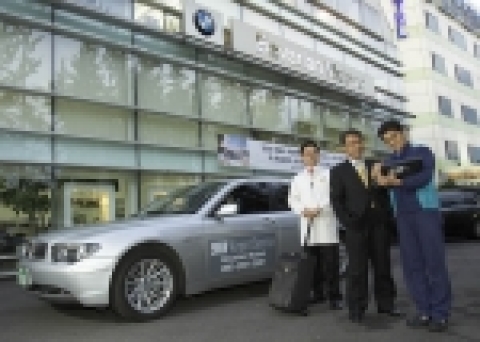 BMW 코리아는 24일 김포, 김해공항 국내선 이용 고객을 대상으로 실시한 에어포트 서비스를 국제선 인천공항으로 확대 실시한다.