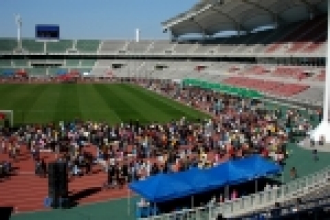 일산서구청이 주최하고 새마을운동 고양시지회와 점프벼룩시장협의회가 공동으로 마련한 푸른고양나눔장터에는 3만여명이 넘는 시민이 참여하여 성황을 이뤘다