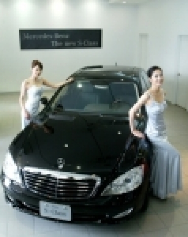 메르세데스-벤츠 코리아는 25일 메르세데스-벤츠 강남 전시장에서 The new S-Class 출시행사를 가졌다.