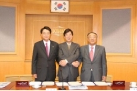 한국기계연구원과 대한인쇄정보기술협회, 대한인쇄연구소 3개 기관은 2005년 10월 27일(목) 오전 11시 한국기계연구원 본관동 2층 국제회의실에서 상호 기술교류에 대한 협약을 체