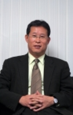 아이레보는 前대우전자 대표이사 사장을 역임하고 영산대 부총장을 지낸 전주범(全周範)씨를 회장으로 영입했다.