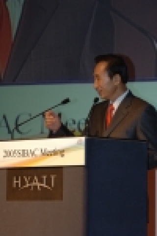 2005년 서울국제경제자문단 총회에서 이명박서울시장