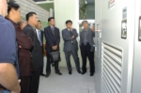 조선대학교 조병욱 부총장을 비롯한 집행부는 11월 2일 오전 11시 40분 조선대학교병원에 설치하여 가동에 들어간 250KW급 수소·연료전지 발전시설을 둘러보았다.