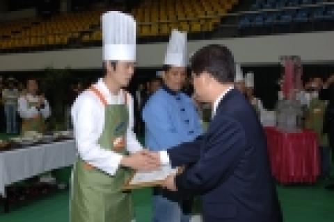 은상 수상자: 김현진(웰빙떡갈비)