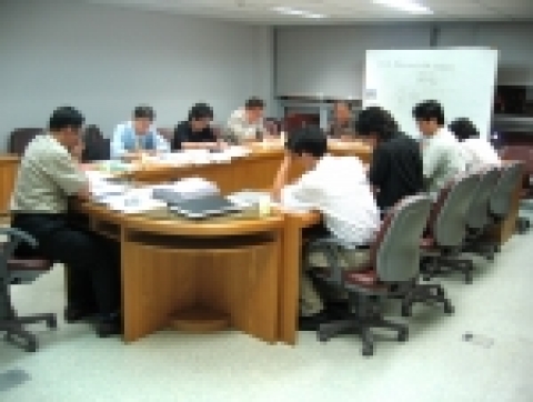 05년 9월 15일 한성대학교에서 개최된 학회 운영위원회 회의 모습