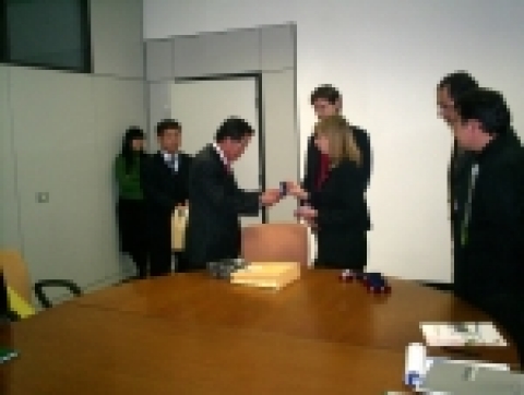 2006 고양세계꽃박람회(2006.4.28~5.10) 참여 유치와 한국국제전시장(KINTEX) 활성화를 위해 현재 암스텔담, 밀라노, 파리를 연수중인 이기수 고양시 부시장과 권붕원