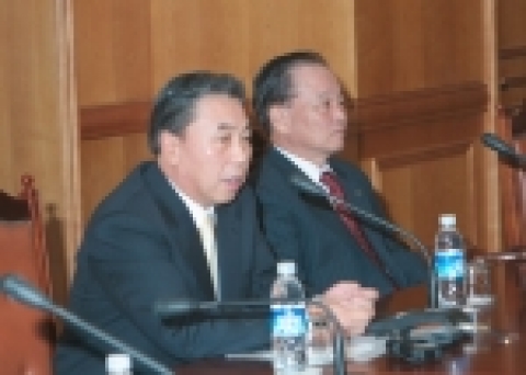 전국은행연합회는 11월 10일(목) 오전 2005년도 제7차 총회를 개최하고 유 지창(柳志昌) 산업은행 총재를 제9대 전국은행연합회장으로 선출하였다.