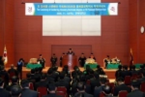 전북대학교는 칼 빌헤름 스텐헤머 국제로터리 회장에게 명예경영학 박사학위를 수여하였다.
