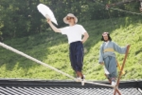 왕을 가지고 논 조선최초의 궁중광대 이야기 '왕의 남자' 를 더욱 풍성하게 만들어준 특별한 선생님들이 공개되어 화제가 되고 있다.