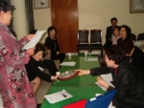 합동결혼식에 대하여 설명을 하고있는 김홍두 보호과장님