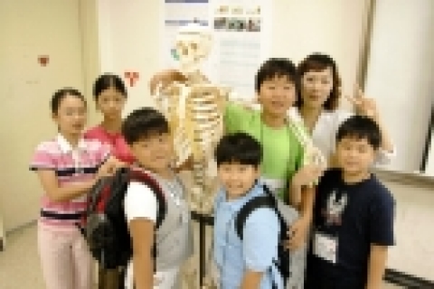 강원대학교(총장 최현섭) 의학영재교육원(원장 박정현 교수)이 주최하고 강원도 교육청이 후원하는 제 4회 인체탐험캠프가 강원대학교 의과대학 및 부속병원에서 개최된다.